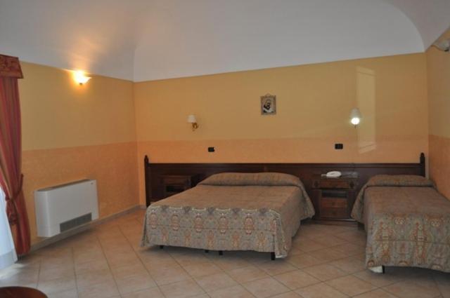 Tenuta Santa Lucia Hotel San Giovanni Rotondo Szoba fotó