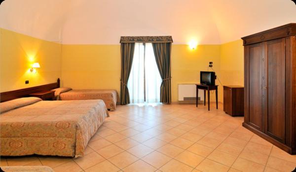 Tenuta Santa Lucia Hotel San Giovanni Rotondo Szoba fotó